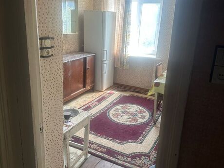 2 otaqlı köhnə tikili - 28 May m. - 80 m²