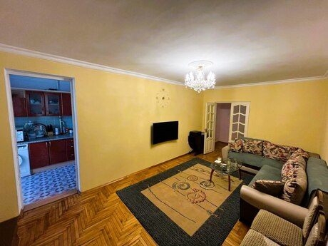 3 otaqlı köhnə tikili - 20 Yanvar m. - 90 m²