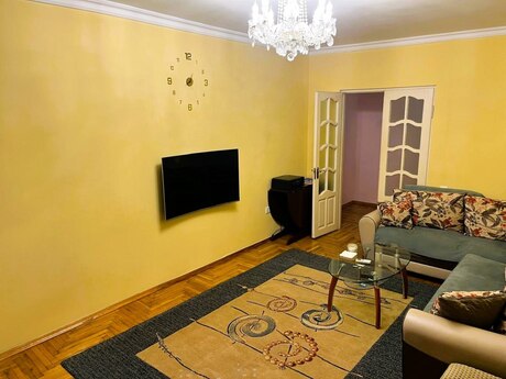 3 otaqlı köhnə tikili - 20 Yanvar m. - 90 m²