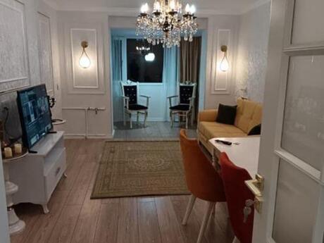 3 otaqlı köhnə tikili - İnşaatçılar m. - 80 m²