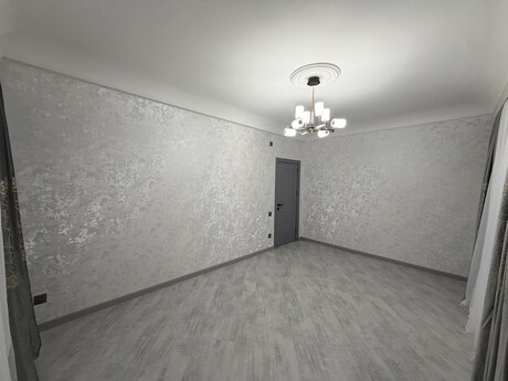2 otaqlı köhnə tikili - Azadlıq Prospekti m. - 55 m²