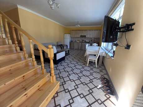 5 otaqlı həyət evi/bağ evi - Qax - 150 m²