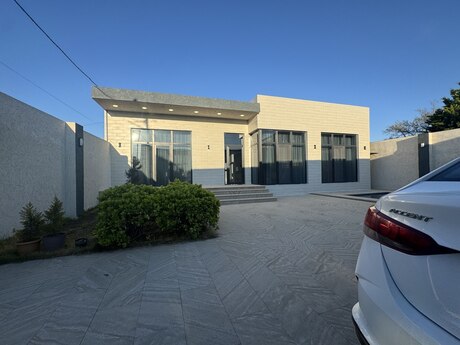 3 otaqlı həyət evi/bağ evi - Şüvəlan q. - 200 m²