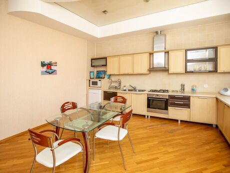 8 otaqlı həyət evi, 400 m², Badamdar: 760 000 ₼ 5