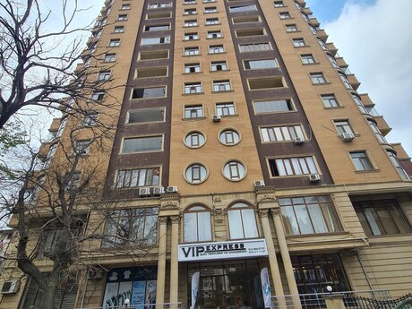 Nəriman Nərimanov m.