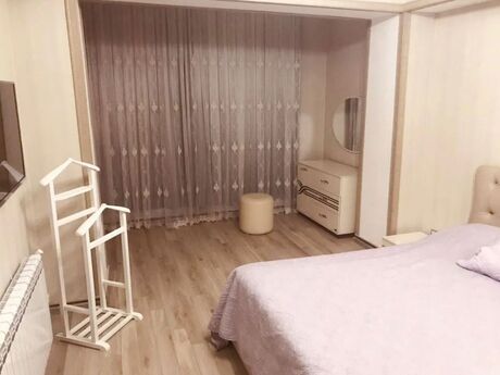 2 otaqlı köhnə tikili - İçəri Şəhər m. - 85 m²