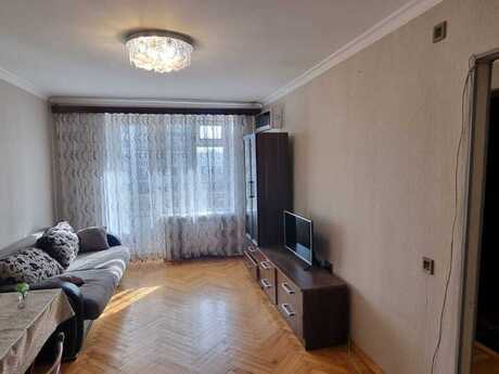 2 otaqlı köhnə tikili - Həzi Aslanov q. - 45 m²