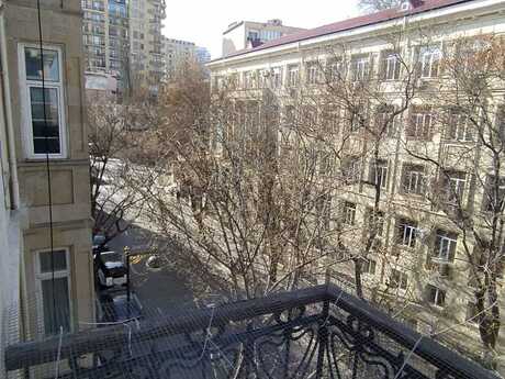 6 otaqlı köhnə tikili - İçəri Şəhər m. - 160 m²