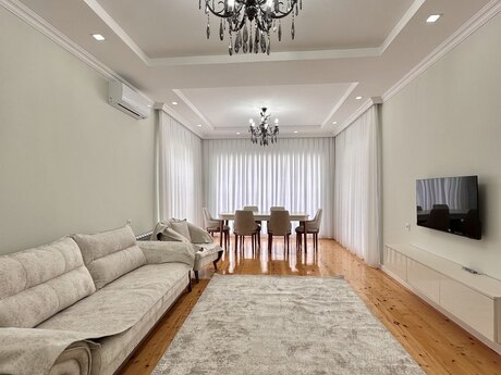 4 otaqlı həyət evi/bağ evi - Şüvəlan q. - 160 m²