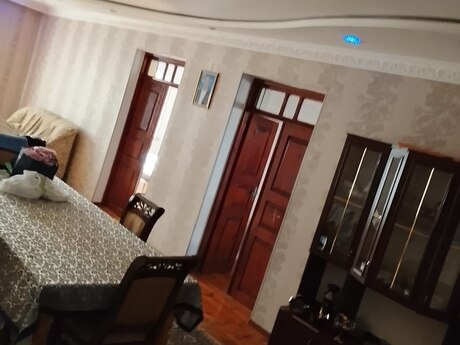 4 otaqlı həyət evi/bağ evi - Binəqədi q. - 220 m²