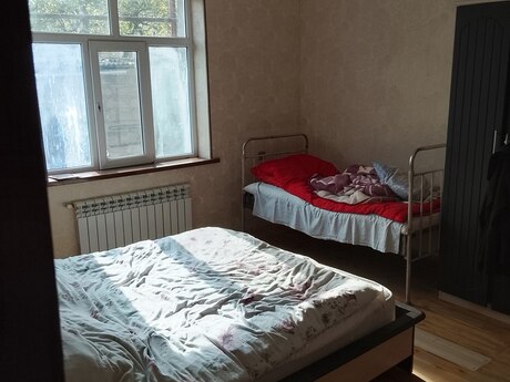 4 otaqlı həyət evi/bağ evi - Binəqədi q. - 220 m²
