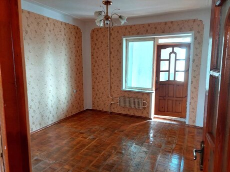 4 otaqlı köhnə tikili - 8-ci kilometr q. - 100 m²