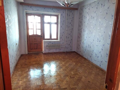 4 otaqlı köhnə tikili - 8-ci kilometr q. - 100 m²