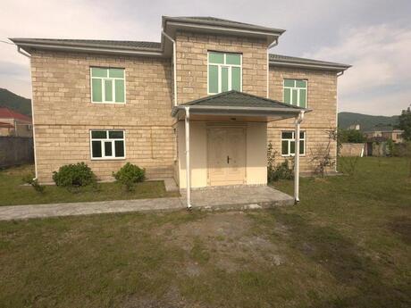 8 otaqlı həyət evi/bağ evi - Balakən - 250 m²