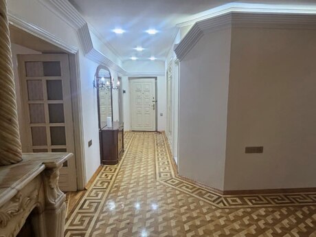 5 otaqlı köhnə tikili - 28 May m. - 150 m²