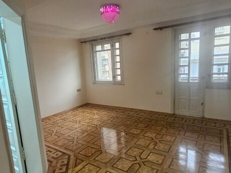 5 otaqlı köhnə tikili - 28 May m. - 150 m²