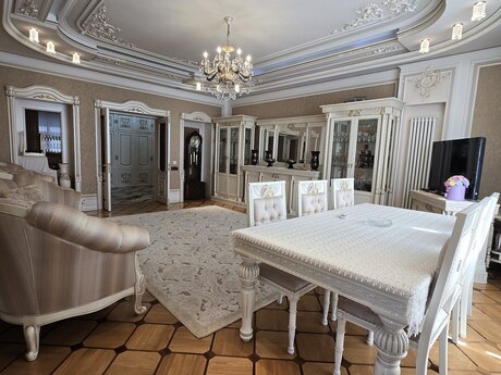 3 otaqlı yeni tikili - İnşaatçılar m. - 130 m²
