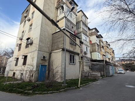 2 otaqlı köhnə tikili - Qara Qarayev m. - 42 m²