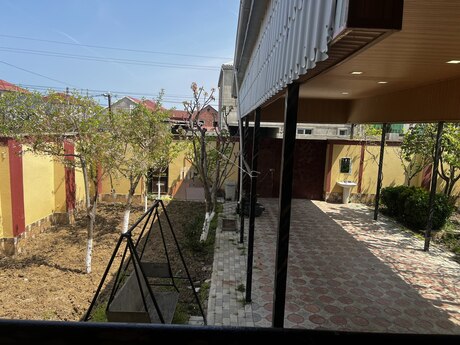 6 otaqlı həyət evi/bağ evi - Ceyranbatan q. - 150 m²