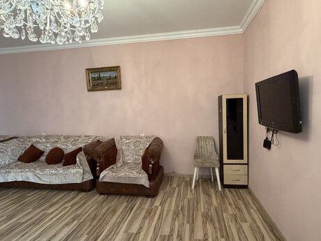 3 otaqlı həyət evi/bağ evi - İnşaatçılar m. - 100 m²