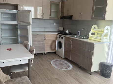 3 otaqlı həyət evi/bağ evi - İnşaatçılar m. - 100 m²