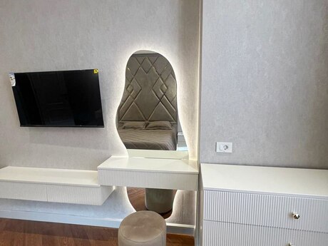 4 otaqlı yeni tikili - 8 Noyabr m. - 150 m²