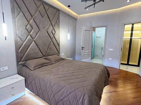 4 otaqlı yeni tikili - 8 Noyabr m. - 150 m²
