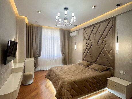 4 otaqlı yeni tikili - 8 Noyabr m. - 150 m²