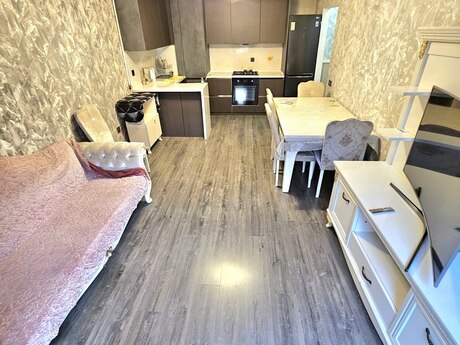 Elan №6078268 - Bakı, Qara Qarayev m., 2 otaqlı, 50 m², 2/17 mərtəbə
