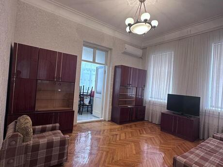 3 otaqlı köhnə tikili - Elmlər Akademiyası m. - 80 m²