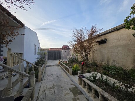 4 otaqlı həyət evi/bağ evi - Hövsan q. - 100 m²