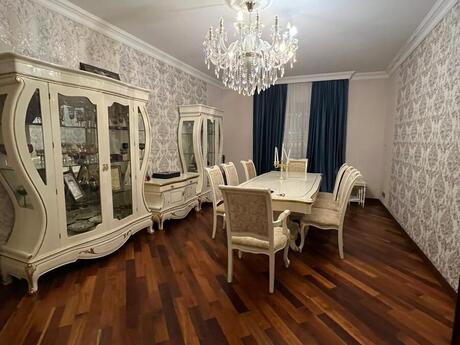 6 otaqlı həyət evi/bağ evi - Bakıxanov q. - 450 m²
