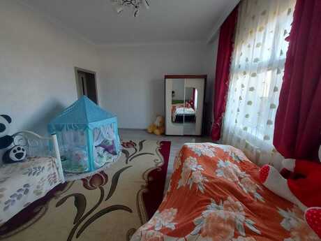 8 otaqlı həyət evi/bağ evi - Sumqayıt - 300 m²
