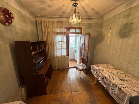 4 otaqlı köhnə tikili - Həzi Aslanov m. - 70 m²