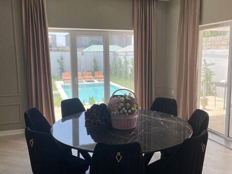 3 otaqlı həyət evi/bağ evi - Şüvəlan q. - 200 m²