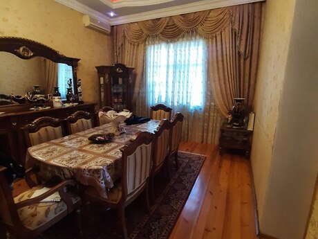 9 otaqlı həyət evi/bağ evi - Bülbülə q. - 350 m²