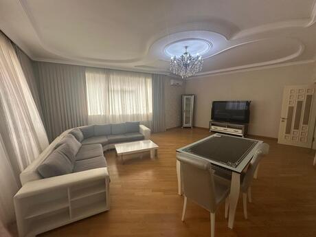 4 otaqlı yeni tikili - 8 Noyabr m. - 150 m²