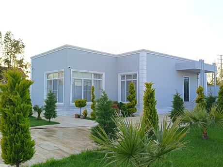 4 otaqlı həyət evi/bağ evi - Şüvəlan q. - 180 m²
