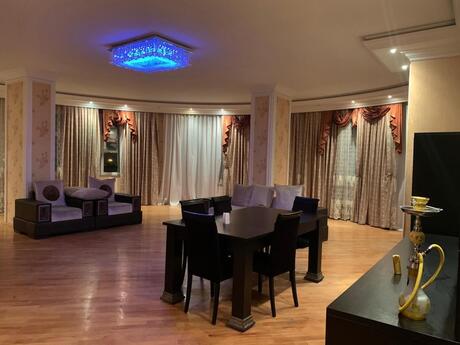 3 otaqlı yeni tikili - 8 Noyabr m. - 170 m²