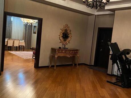 3-комнатная квартира, 148 м², İnşaatçılar: 340 000 ₼ 2