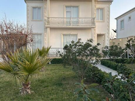4 otaqlı həyət evi/bağ evi - Şüvəlan q. - 200 m²