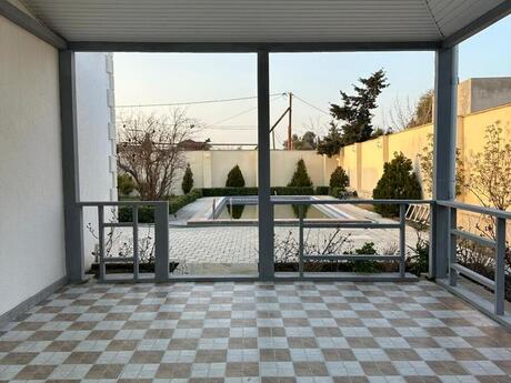4 otaqlı həyət evi/bağ evi - Şüvəlan q. - 200 m²