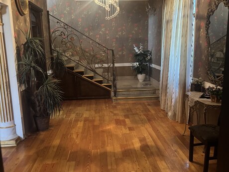 5 otaqlı həyət evi/bağ evi - Buzovna q. - 360 m²