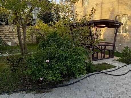 5 otaqlı həyət evi/bağ evi - Buzovna q. - 180 m²