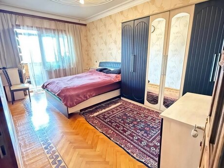 3 otaqlı köhnə tikili - Azadlıq Prospekti m. - 90 m²