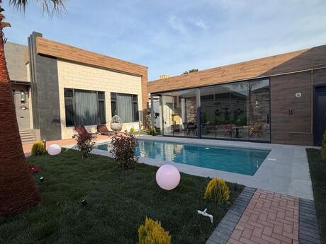 5 otaqlı həyət evi/bağ evi - Mərdəkan q. - 250 m²