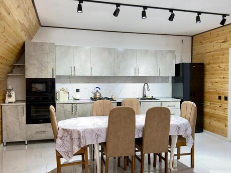 4 otaqlı həyət evi/bağ evi - Şüvəlan q. - 200 m²