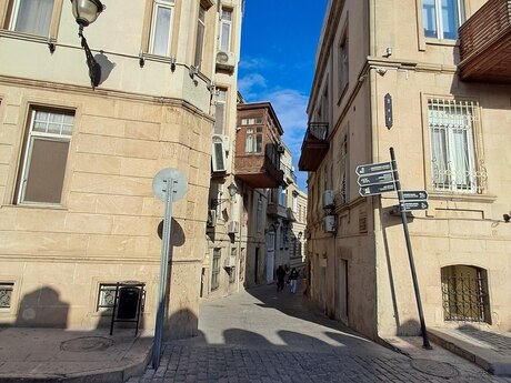 5 otaqlı köhnə tikili - İçəri Şəhər m. - 100 m²