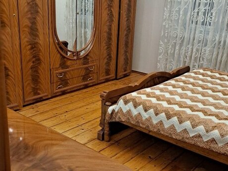 2 otaqlı köhnə tikili - Bakıxanov q. - 75 m²