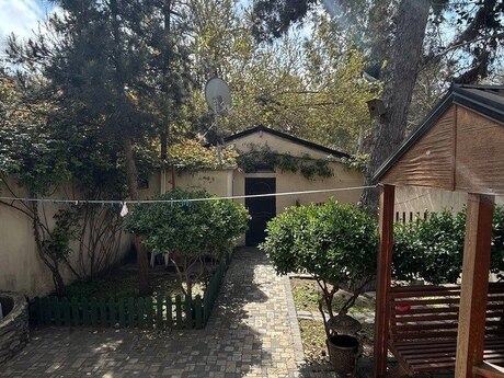 4 otaqlı həyət evi/bağ evi - Bakıxanov q. - 150 m²